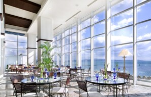 Cafe - AoAwo Naruto Resort (Naruto)