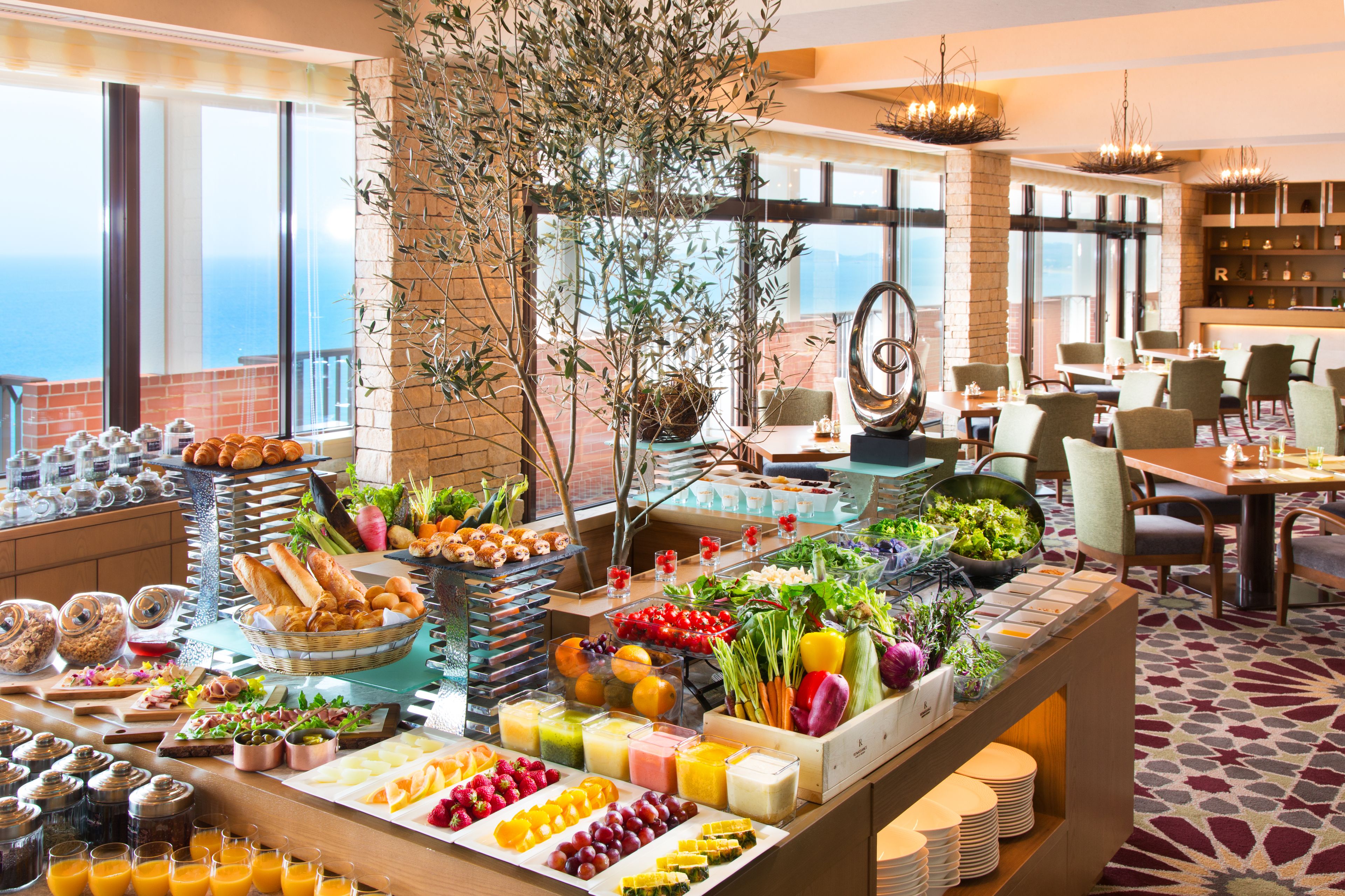 4 restaurants, breakfast, lunch, dinner served; regional cuisine