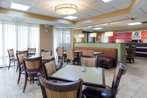 Free daily continental breakfast - Quality Inn Lebanon (Lebanon)
