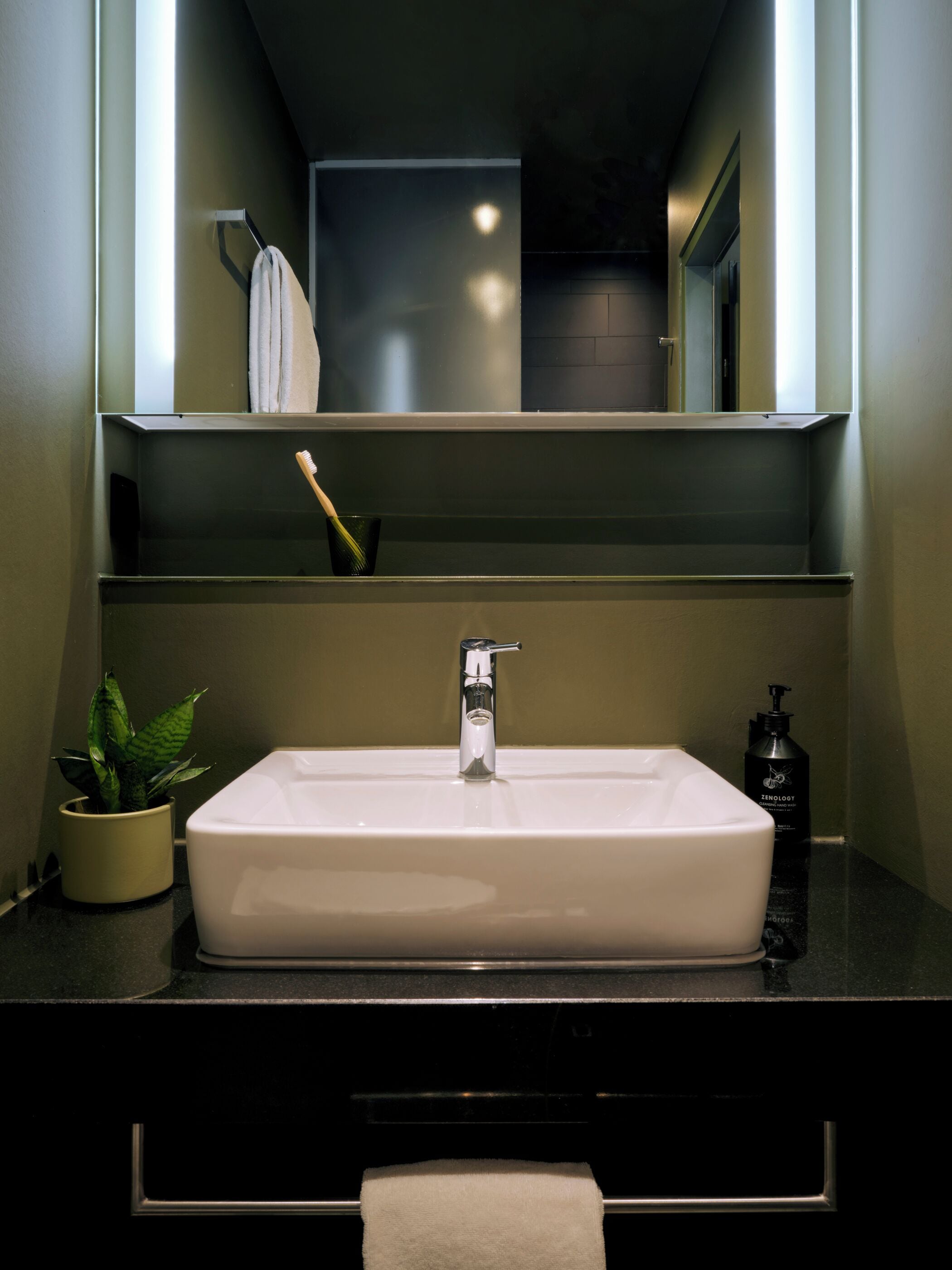 cosy room | bathroom | shower, rainfall showerhead, free toiletries, hair dryer