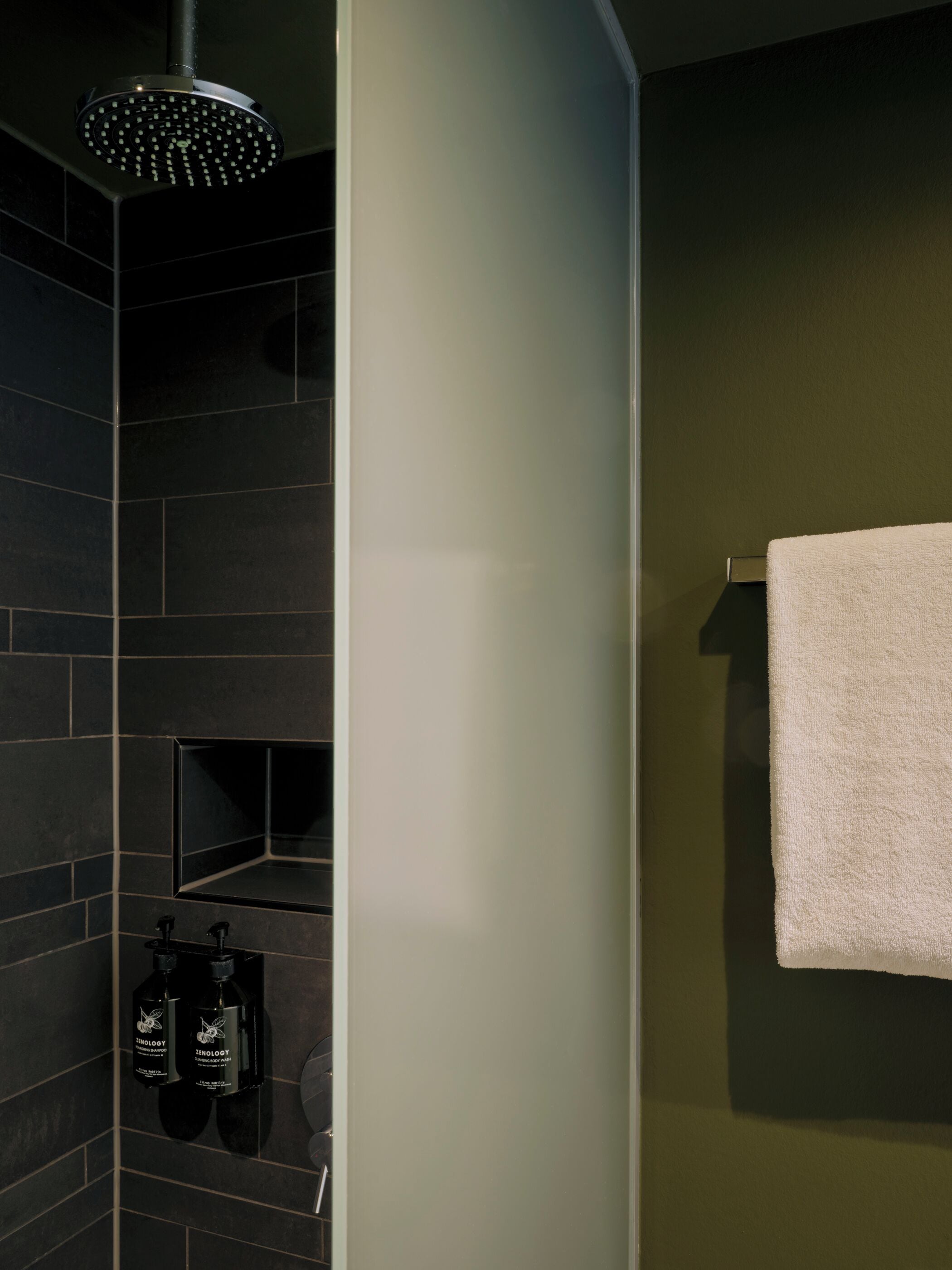 cosy room | bathroom | shower, rainfall showerhead, free toiletries, hair dryer