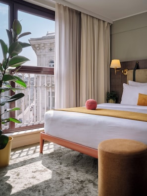 Medium Room | Desk, laptop workspace, blackout drapes, free WiFi - Max Brown Hotel 5th District, part of Sircle Collection (Vienna)