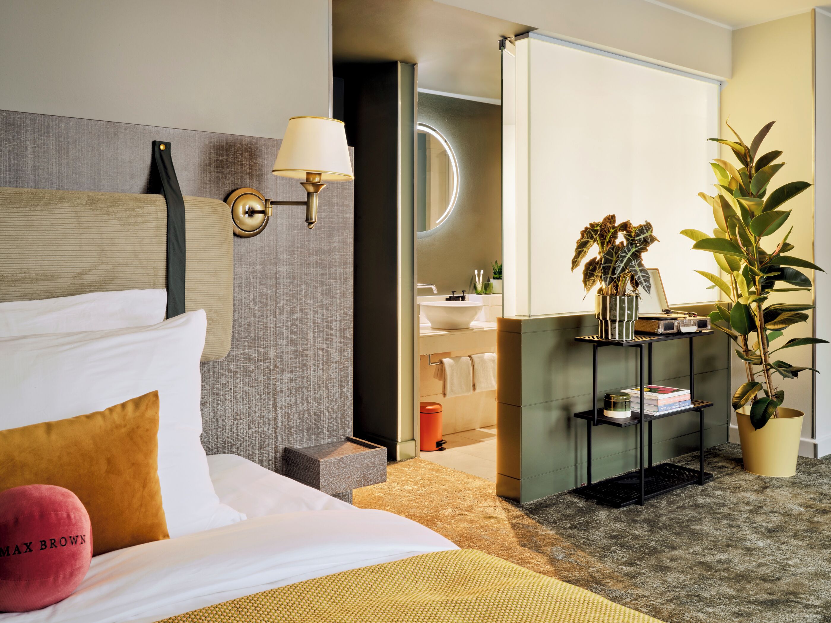 extra large room | desk, laptop workspace, blackout curtains, free wifi