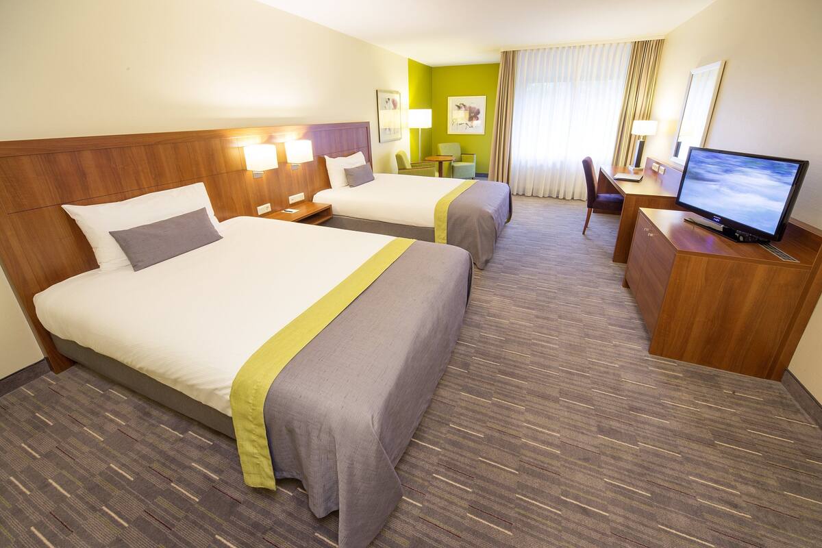 In-room safe, desk, soundproofing, WiFi (free)