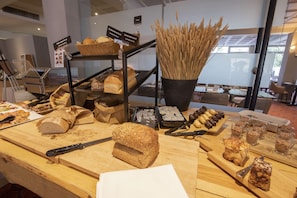 Daily buffet breakfast (EUR 18.50 per person)