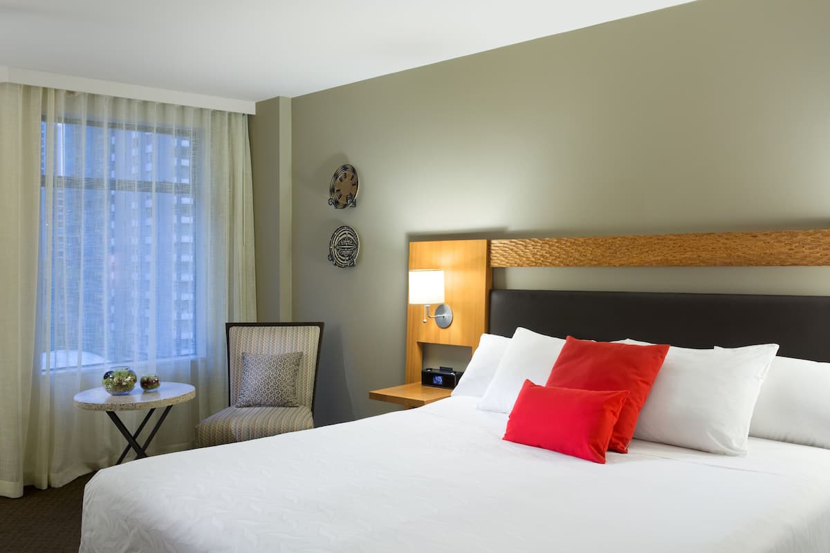 Room assigned at check-in - 1 Bed | Hypo-allergenic bedding, pillowtop beds, in-room safe, desk