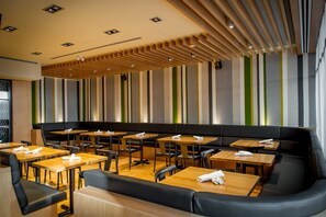 Dining - The Listel Hotel Vancouver (Vancouver)