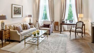 Junior Suite, 1 King Bed, Lake View (Combined living and sleeping area)