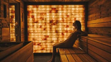 Behandelingskamers voor koppels, een sauna, lichaamsbehandelingen