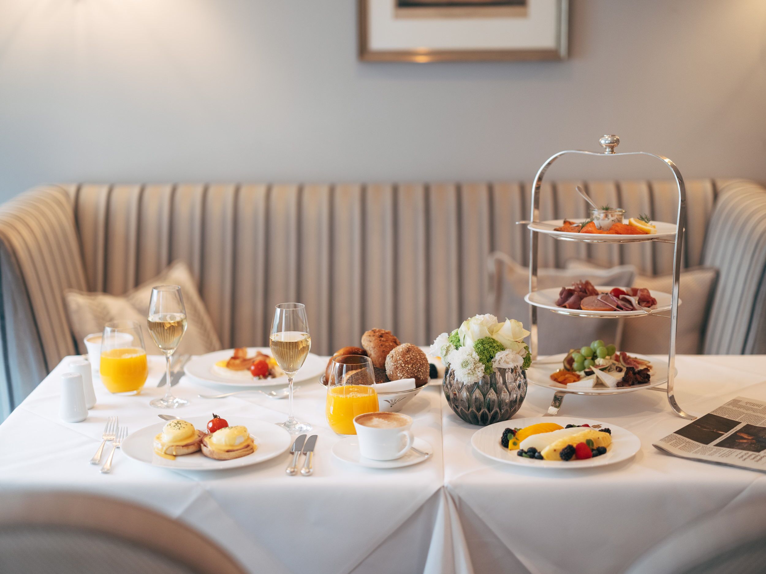 daily buffet breakfast (eur 59 per person)