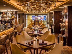 8 restaurants, breakfast, lunch, dinner served; French cuisine 