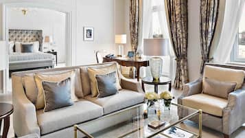 Suite, 1 Bedroom, Lake View (Celebrity King. Separate Living Room) | Premium bedding, minibar, in-room safe, desk