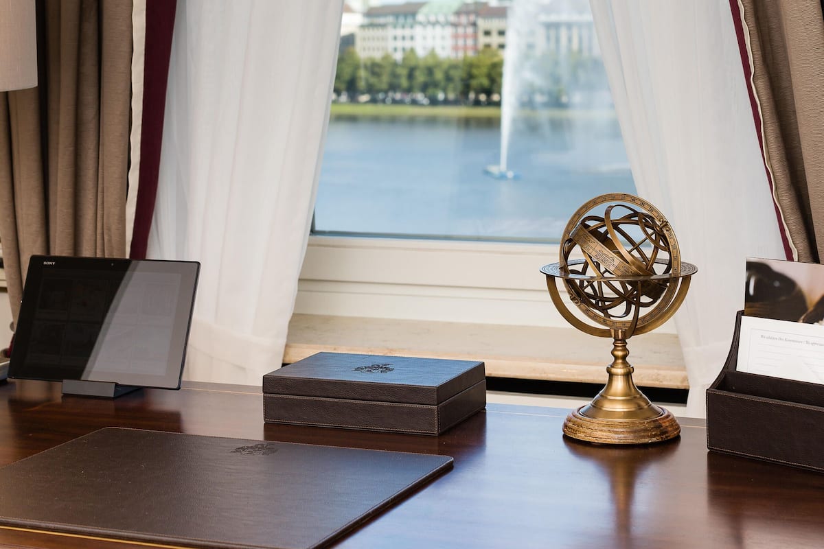 deluxe room, 1 king bed, balcony, lake view | premium bedding, minibar, in-room safe, individually decorated