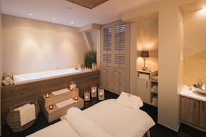 Couples treatment rooms, sauna, body treatments, aromatherapy
