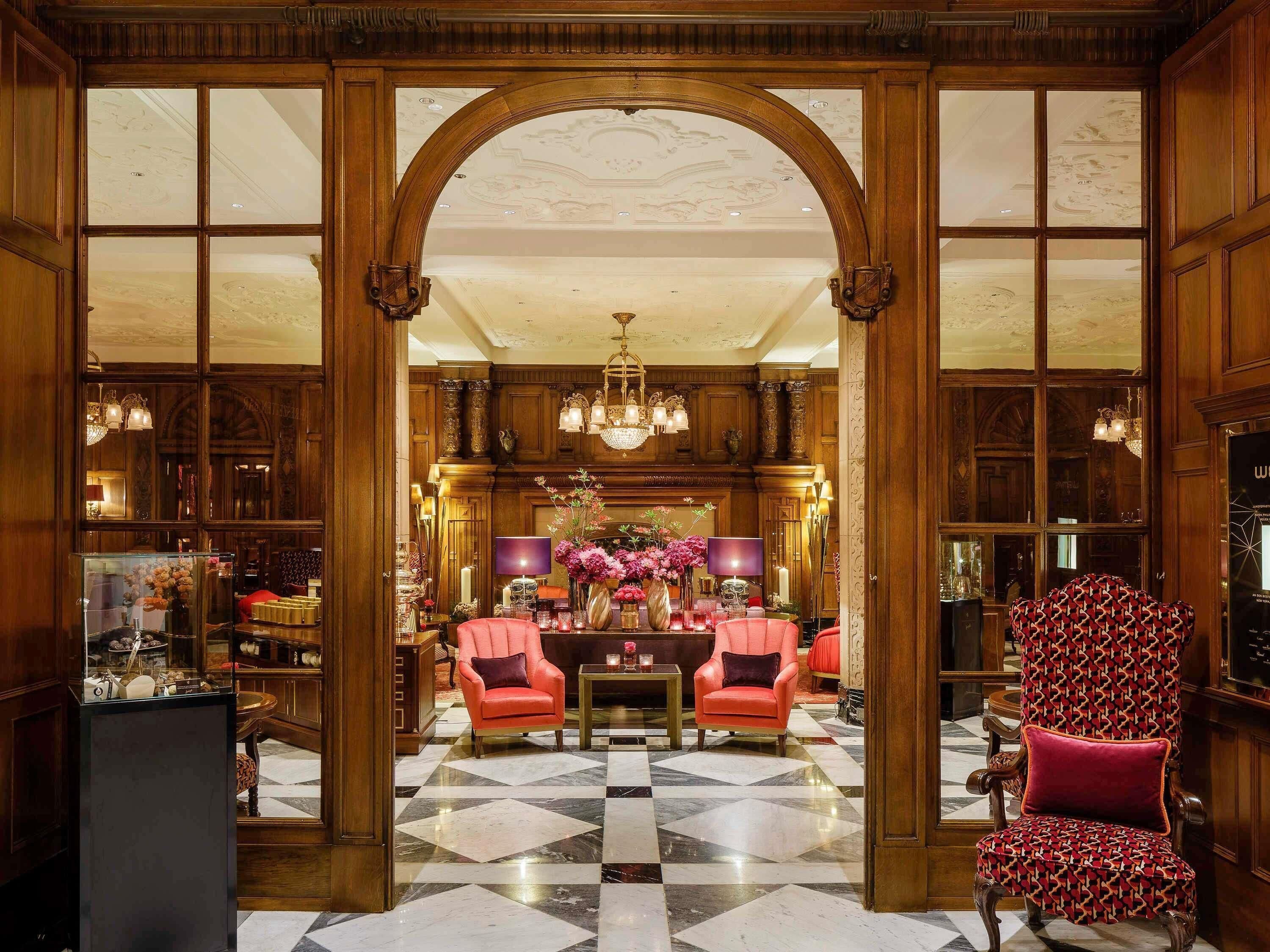 8 restaurants, breakfast, lunch, dinner served; French cuisine 