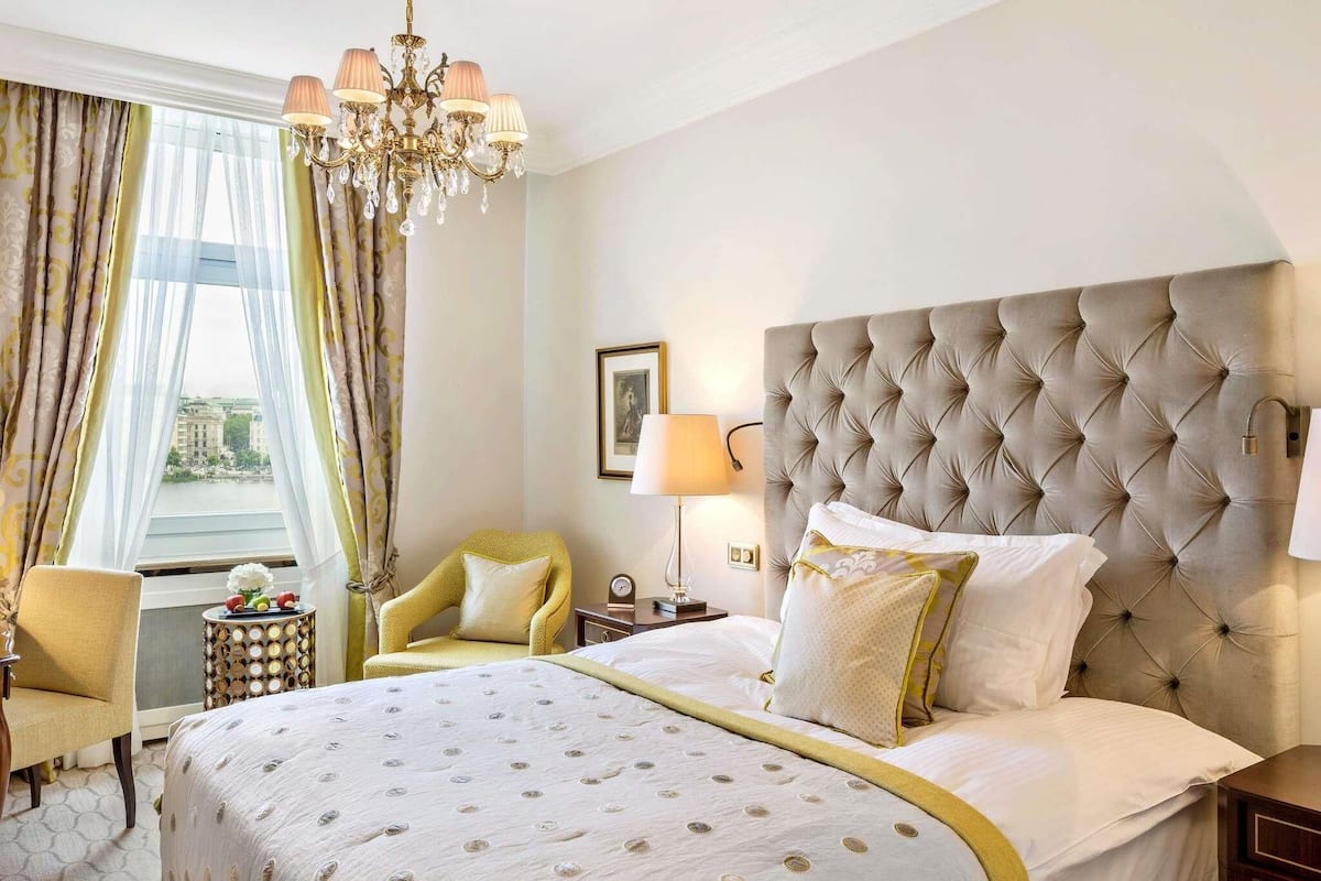 Fairmont, Room, 1 Double Bed, Balcony, Lake View