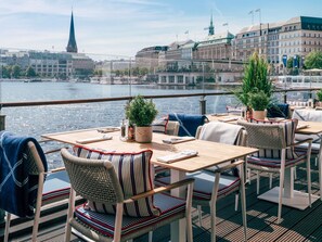 8 restaurants, breakfast, lunch, dinner served; French cuisine