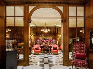 8 restaurants, breakfast, lunch, dinner served; French cuisine 