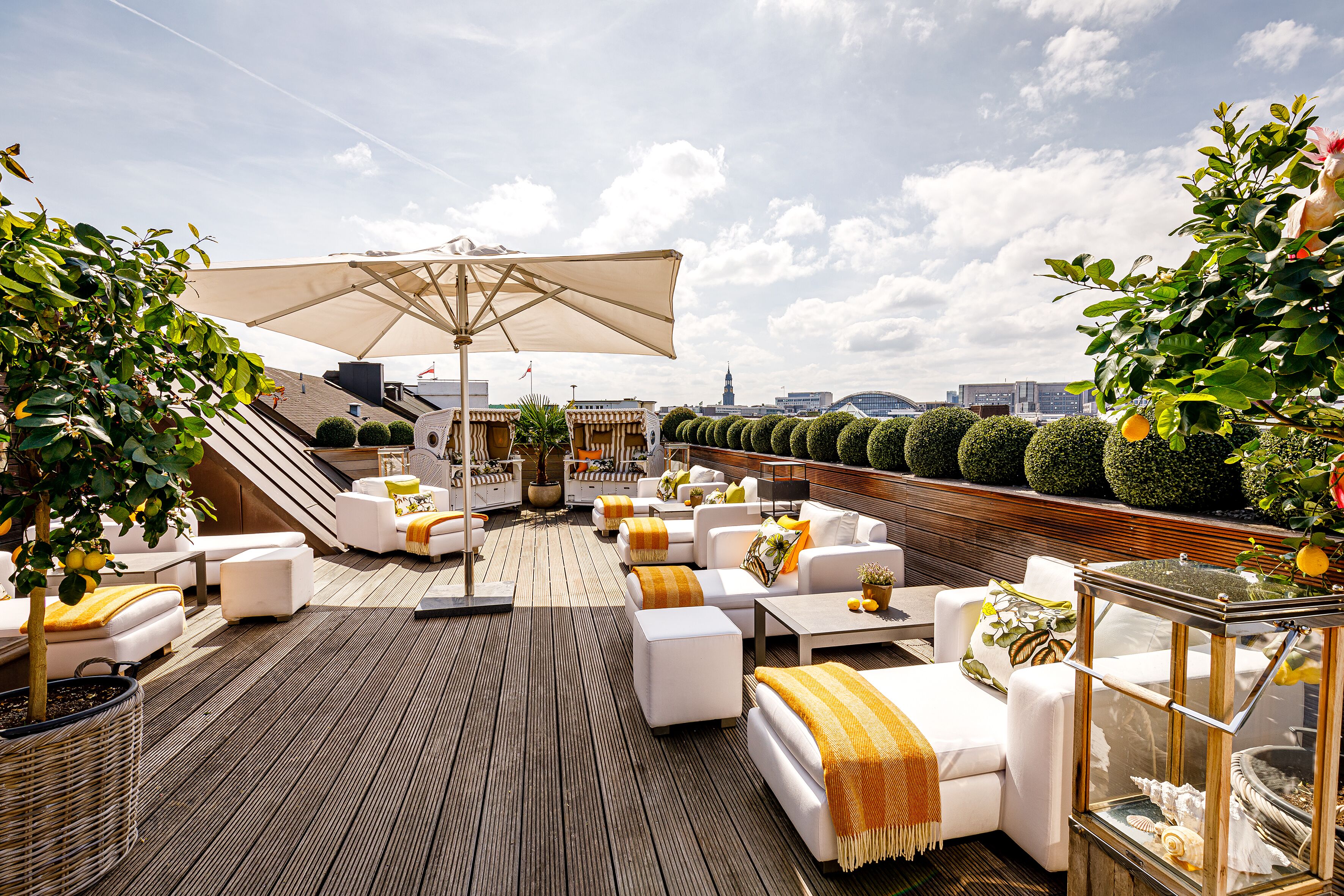 8 restaurants, breakfast, lunch, dinner served; french cuisine