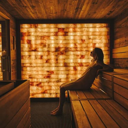 Couples treatment rooms, sauna, body treatments, aromatherapy
