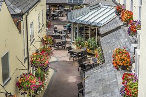 Courtyard - The Three Swans Hotel, Market Harborough, Leicestershire (Market Harborough)