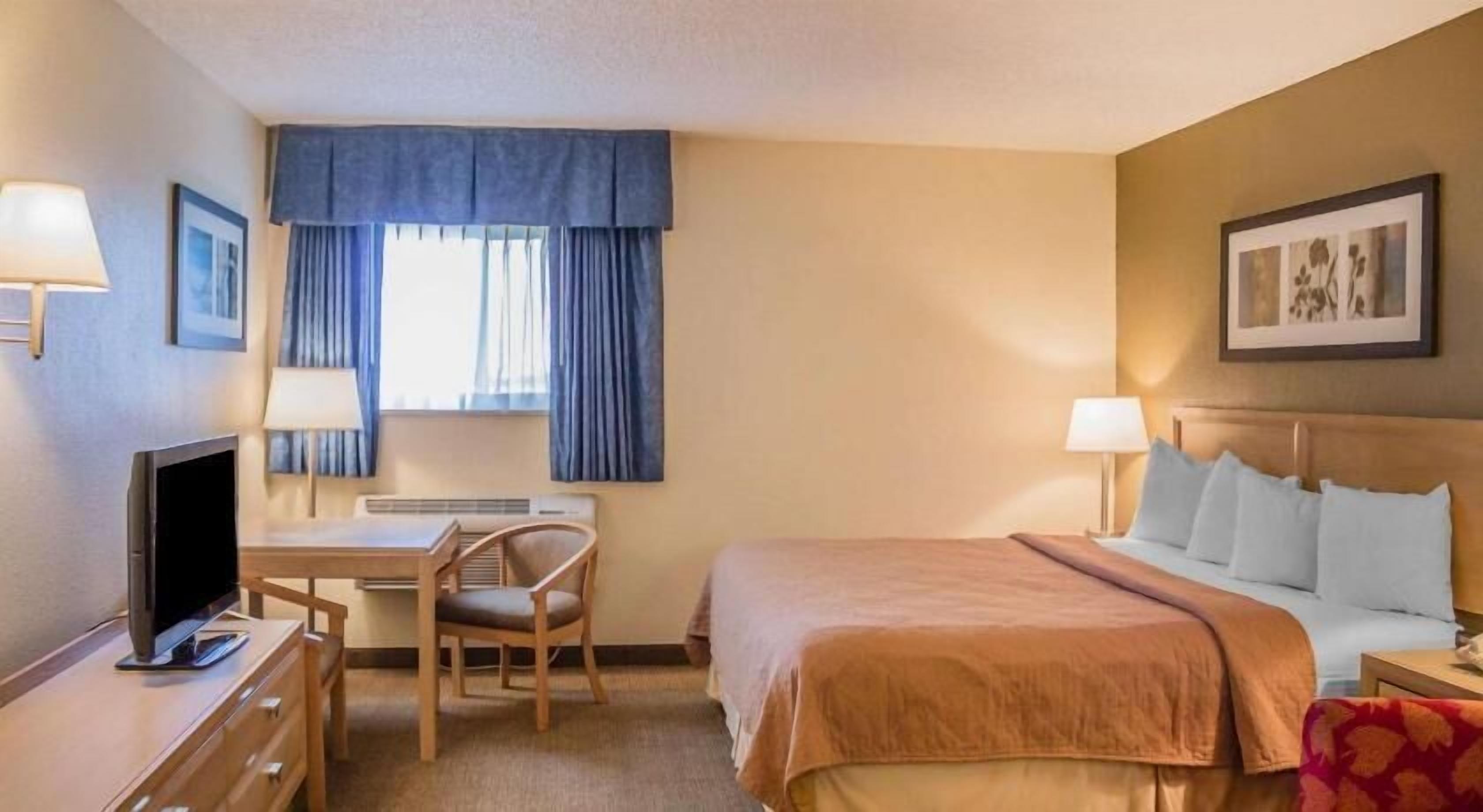 In-room safe, iron/ironing board, free WiFi, bed sheets