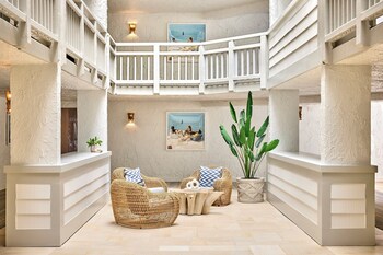 Interior detail at Omni Hilton Head Oceanfront Resort