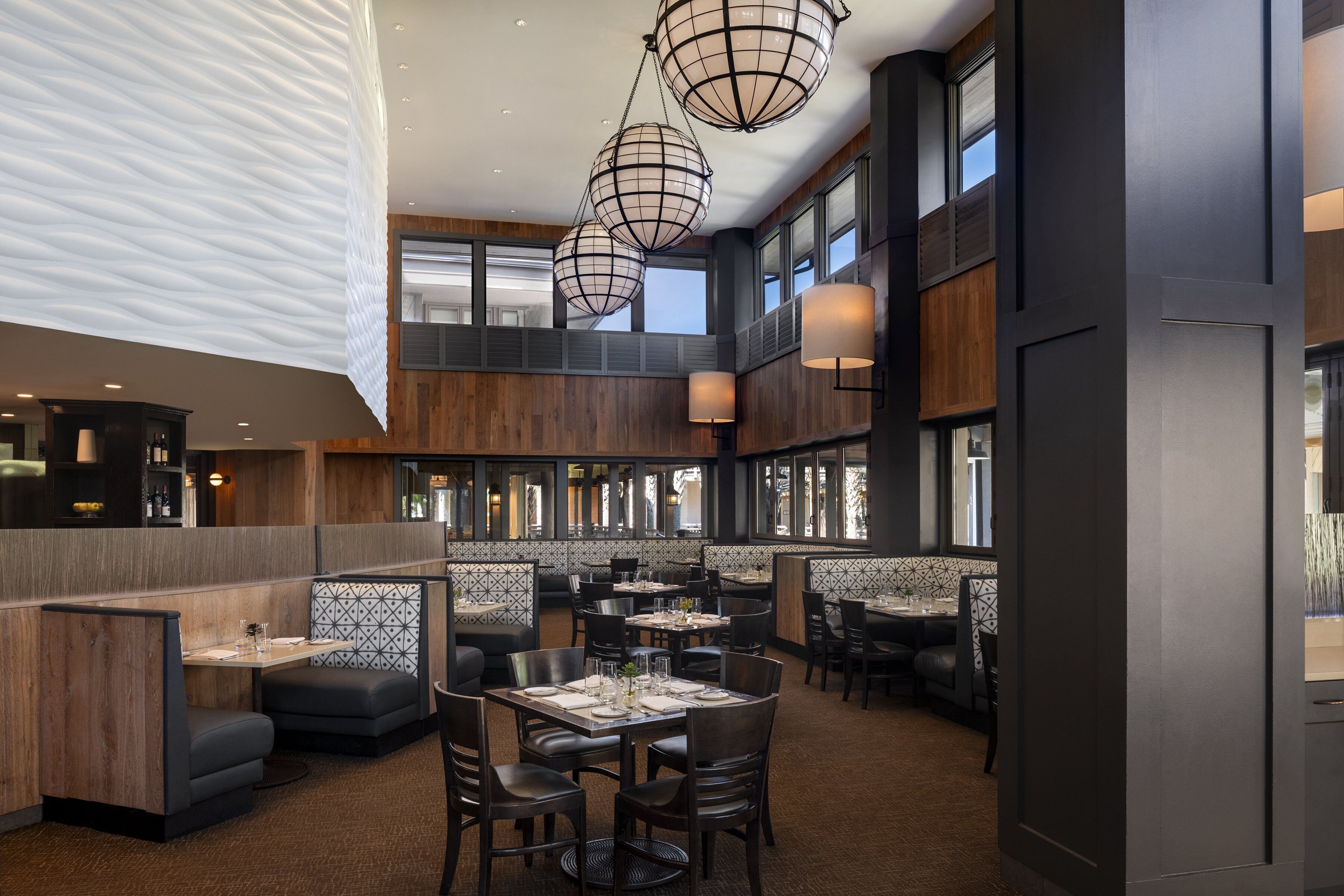 3 restaurants, breakfast, lunch, dinner served; american cuisine