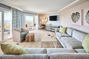 Luxury-Suite, 1 King-Bett, Meerseite | Wohnzimmer | 49-Zoll-Flachbildfernseher mit Kabelempfang, Smart-TV, Pay-TV