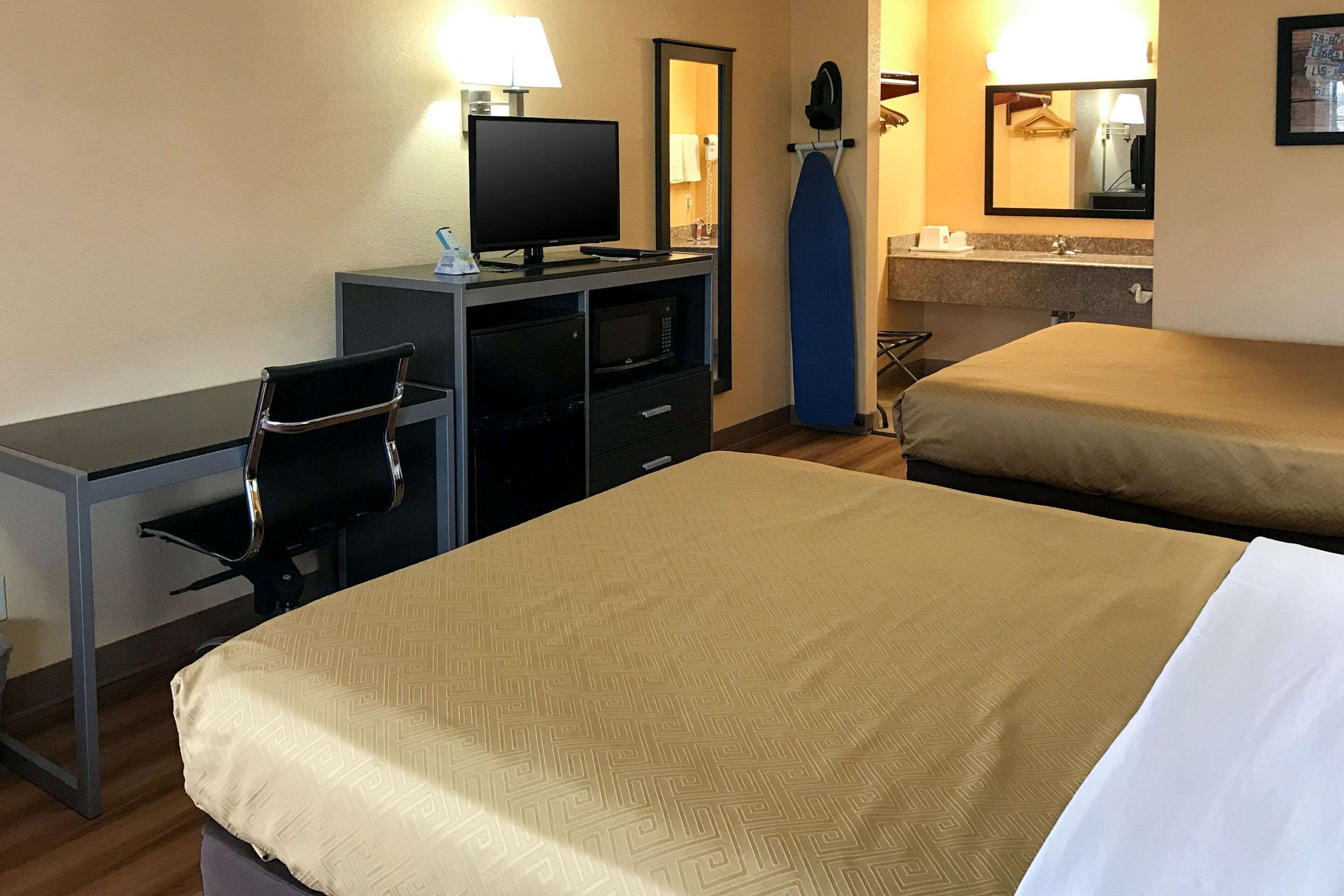 Soundproofing, iron/ironing board, free WiFi, bed sheets