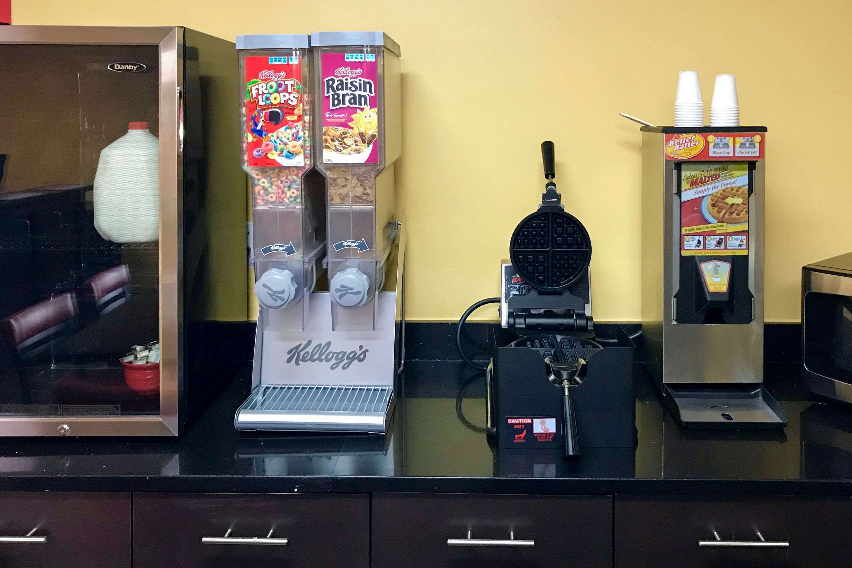 Free continental breakfast 