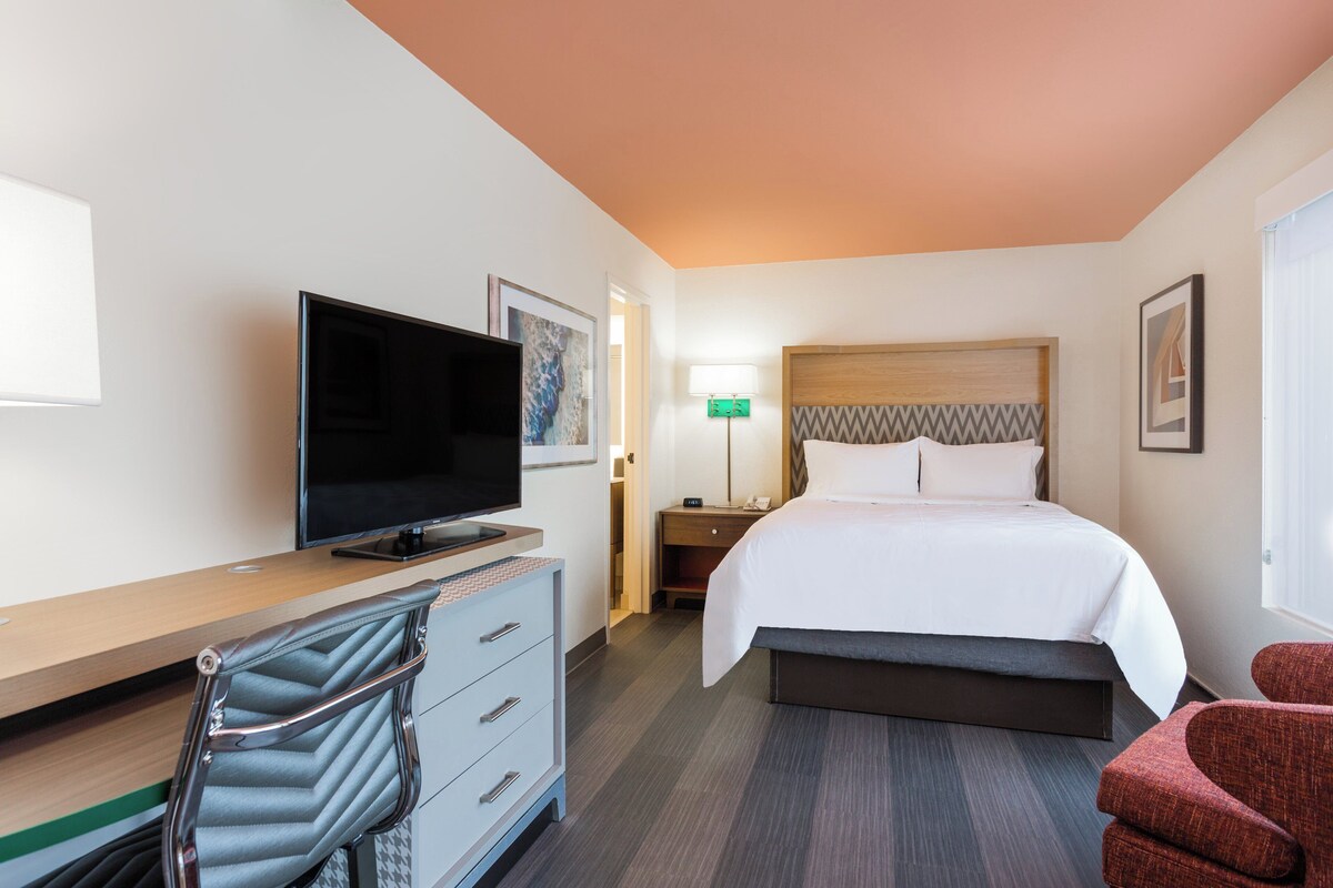 In-room safe, desk, blackout curtains, iron/ironing board