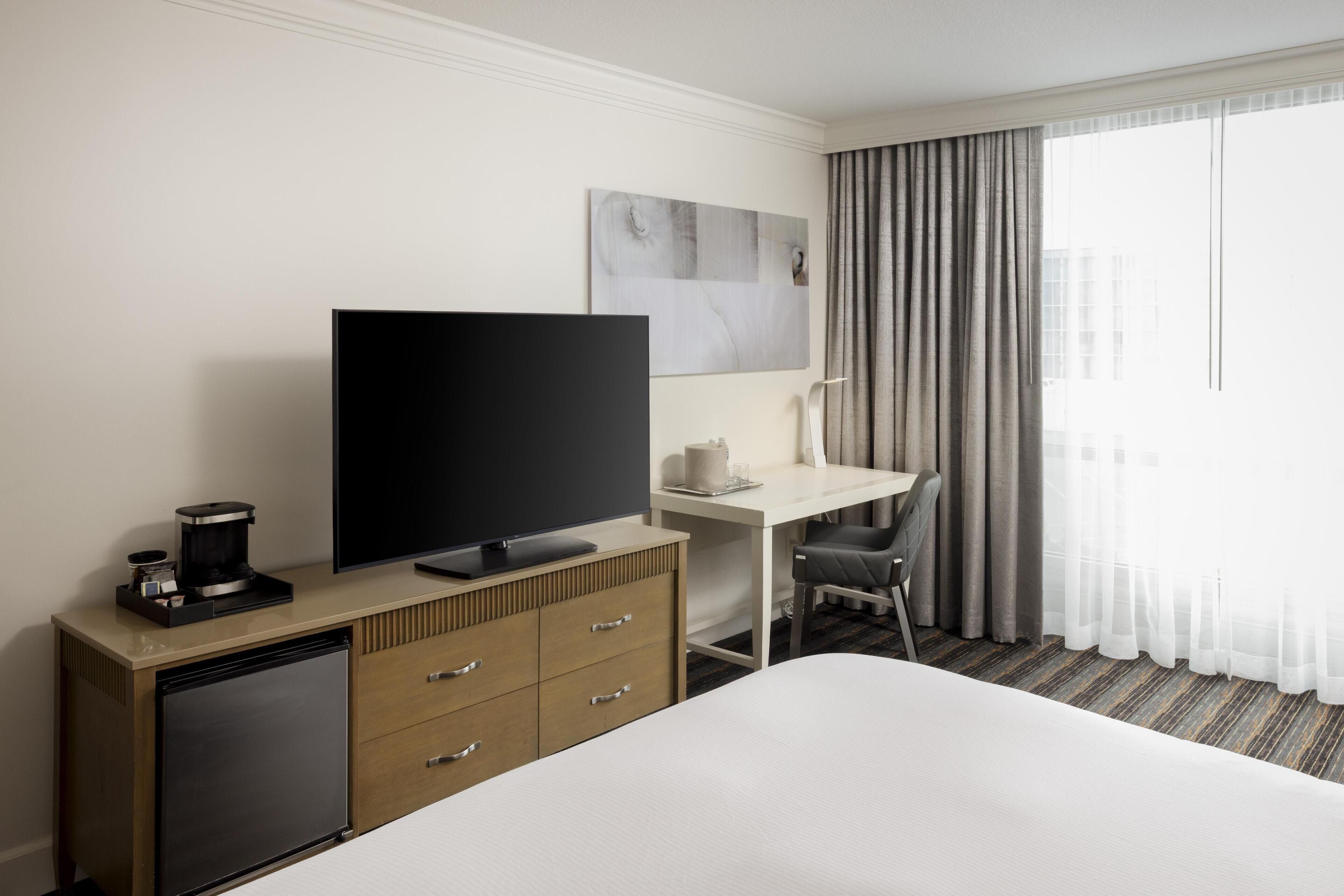 Standard Room, 1 King Bed