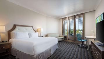 Premier Room, 1 King Bed, Accessible (Hearing)