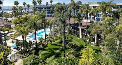 DoubleTree by Hilton San Diego Bayside