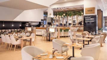 Spécialités Cuisine locale et internationale