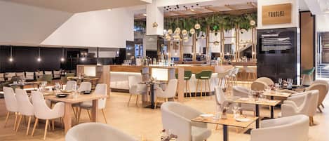 Café da manhã, almoço e jantar