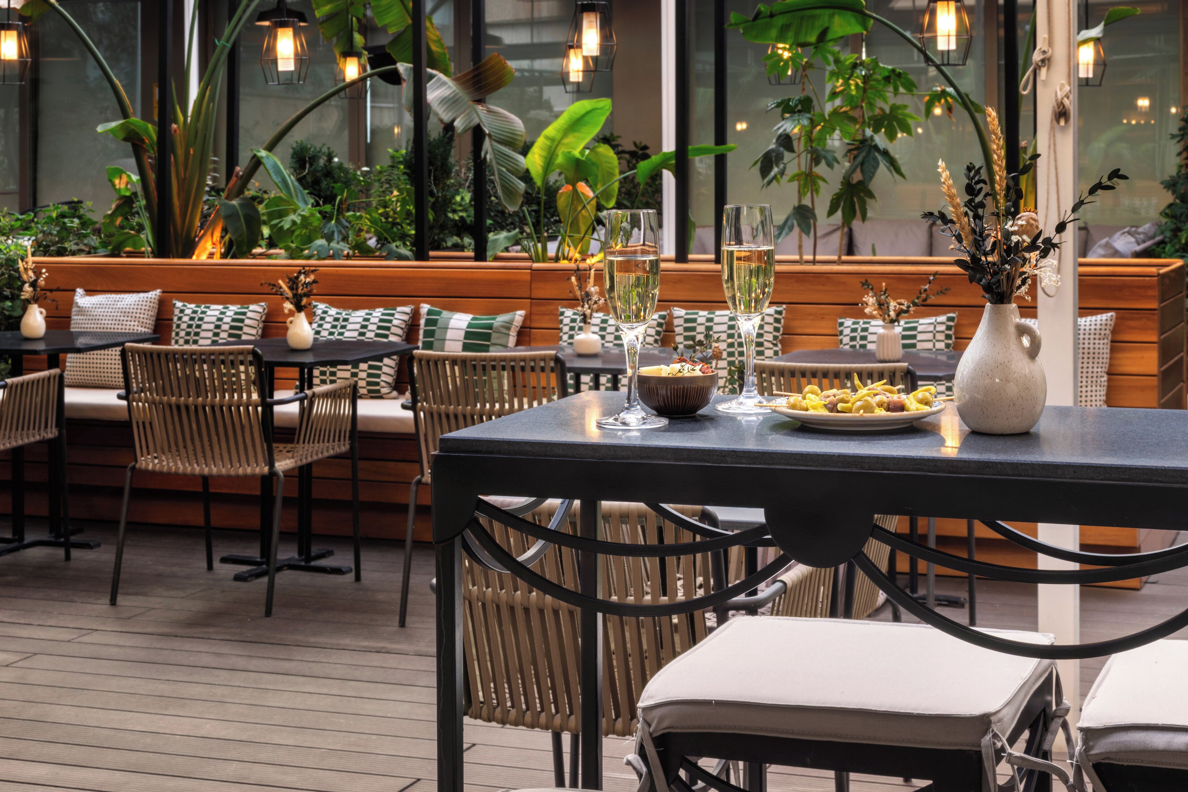 Breakfast, lunch, dinner served; local and international cuisine 