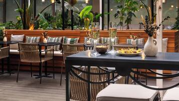 Breakfast, lunch, dinner served; local and international cuisine