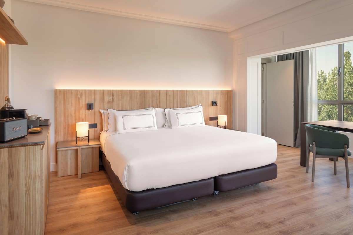 In-room safe, blackout curtains, soundproofing, iron/ironing board
