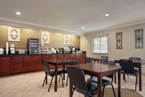 Free daily continental breakfast