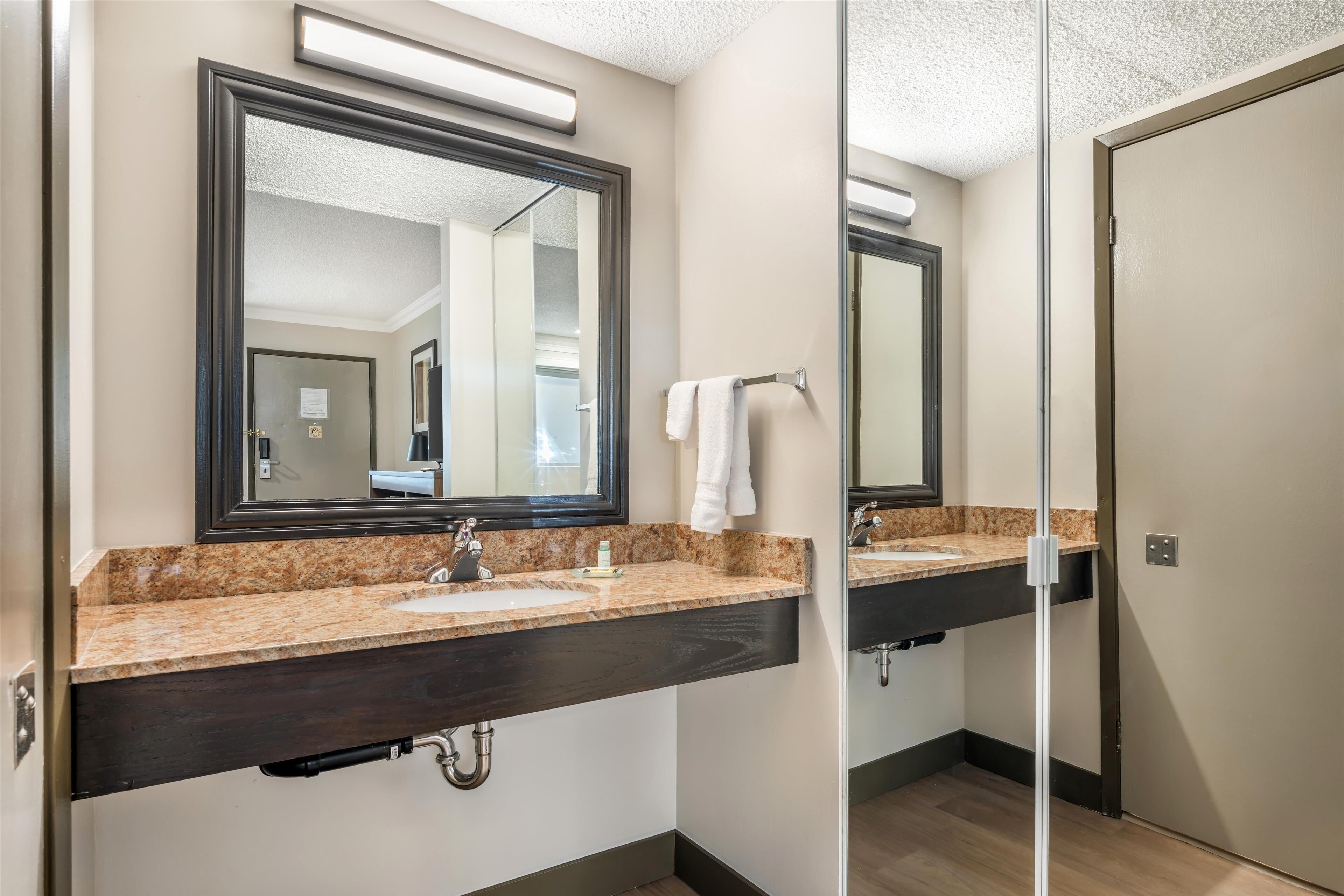 Foto - Best Western PLUS Burnaby Hotel