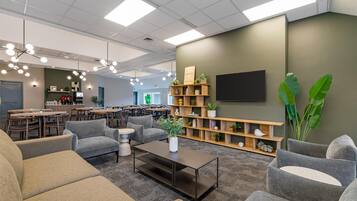 Café da manhã com buffet grátis todos os dias