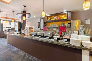 Tägliches inbegriffenes Frühstücksbuffet