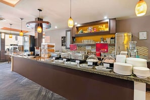 Tägliches inbegriffenes Frühstücksbuffet
