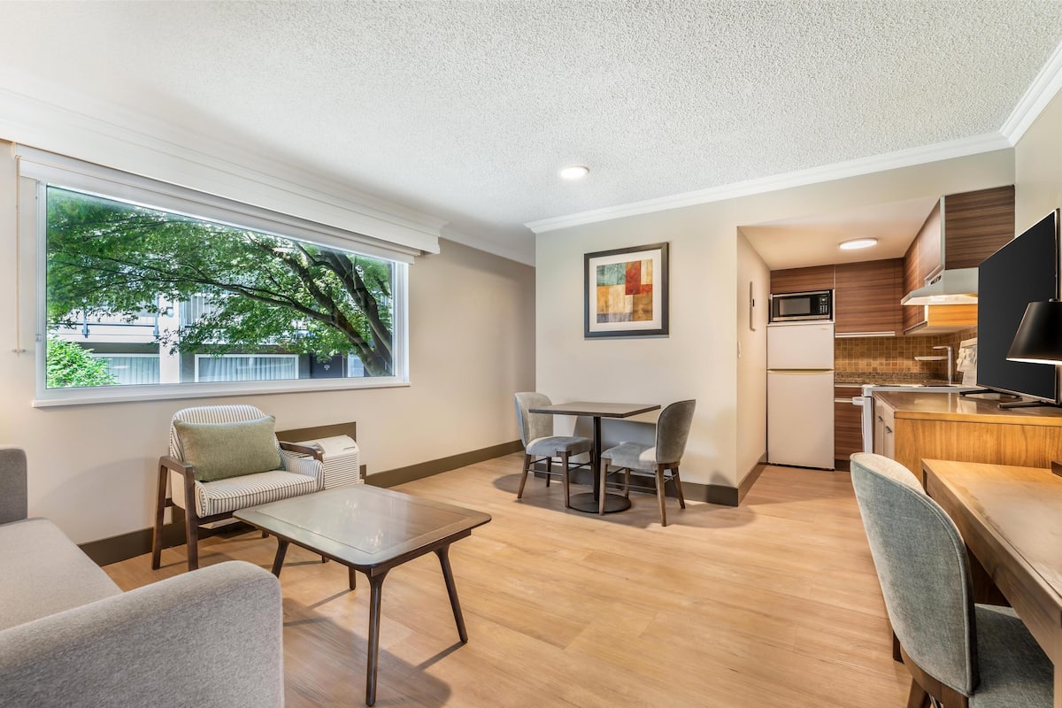 In-room safe, desk, laptop workspace, blackout drapes