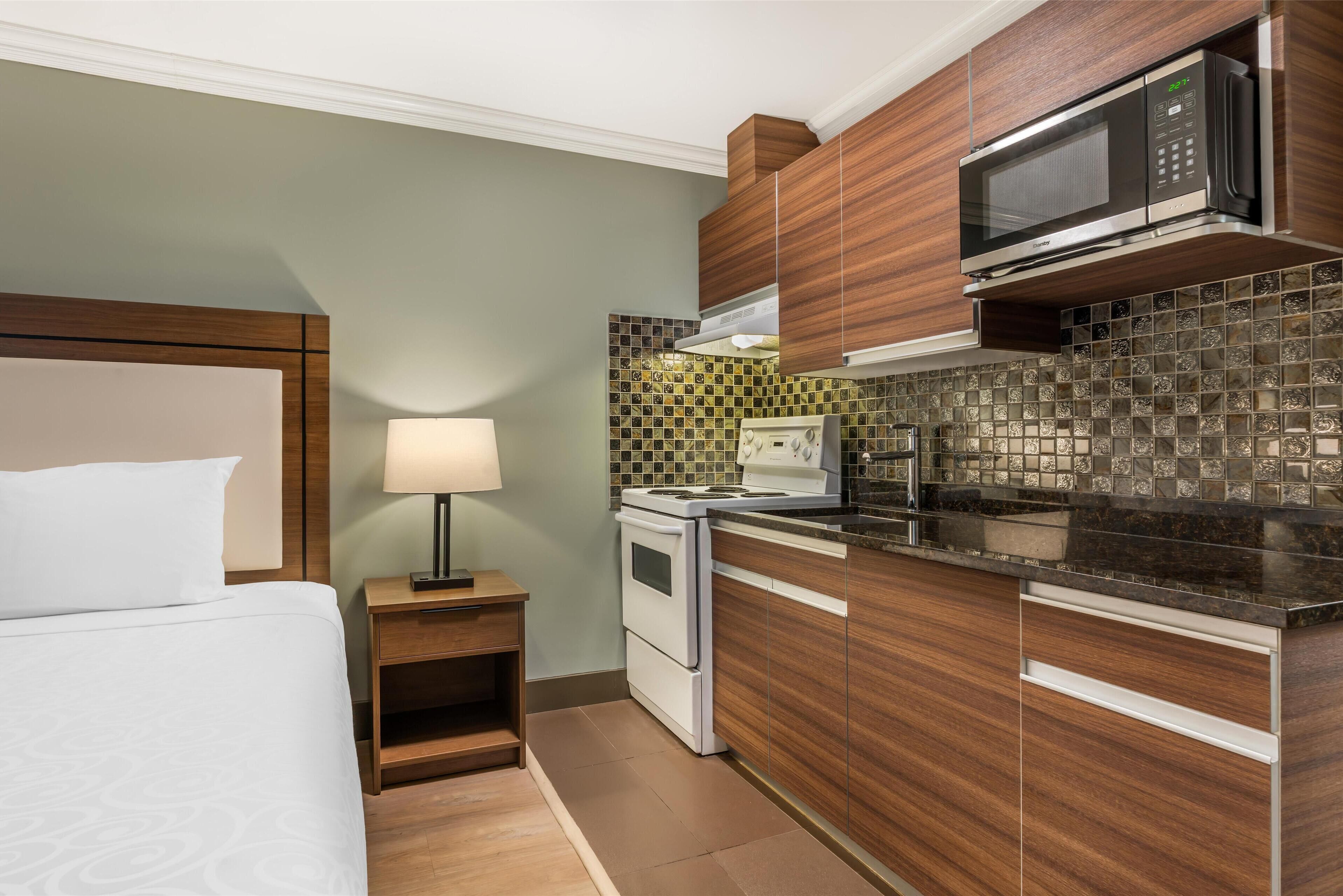 standard room, 1 king bed, non smoking, kitchen (with sofabed, full kitchen) | in-room safe, desk, laptop workspace, blackout curtains