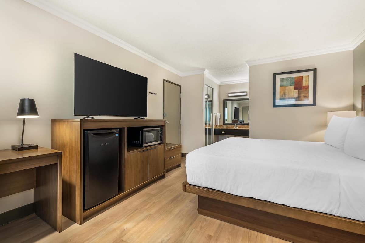 In-room safe, desk, laptop workspace, blackout drapes