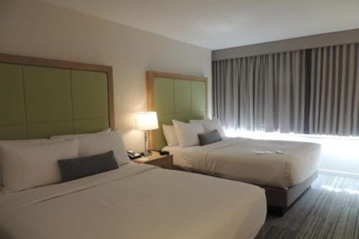 Premium bedding, pillow-top beds, in-room safe, desk