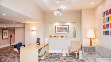 Sala de estar en el lobby